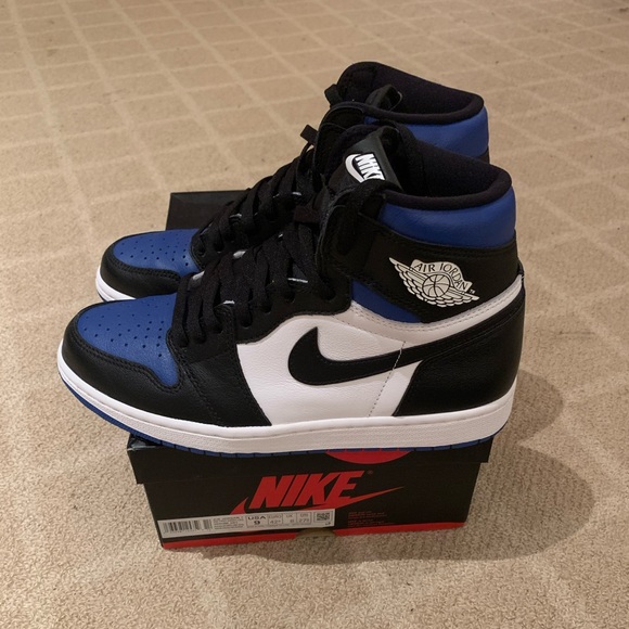 SOLD • Jordan 1 Retro High OG ‘Royal Toe’ • SOLD - Picture 2 of 6